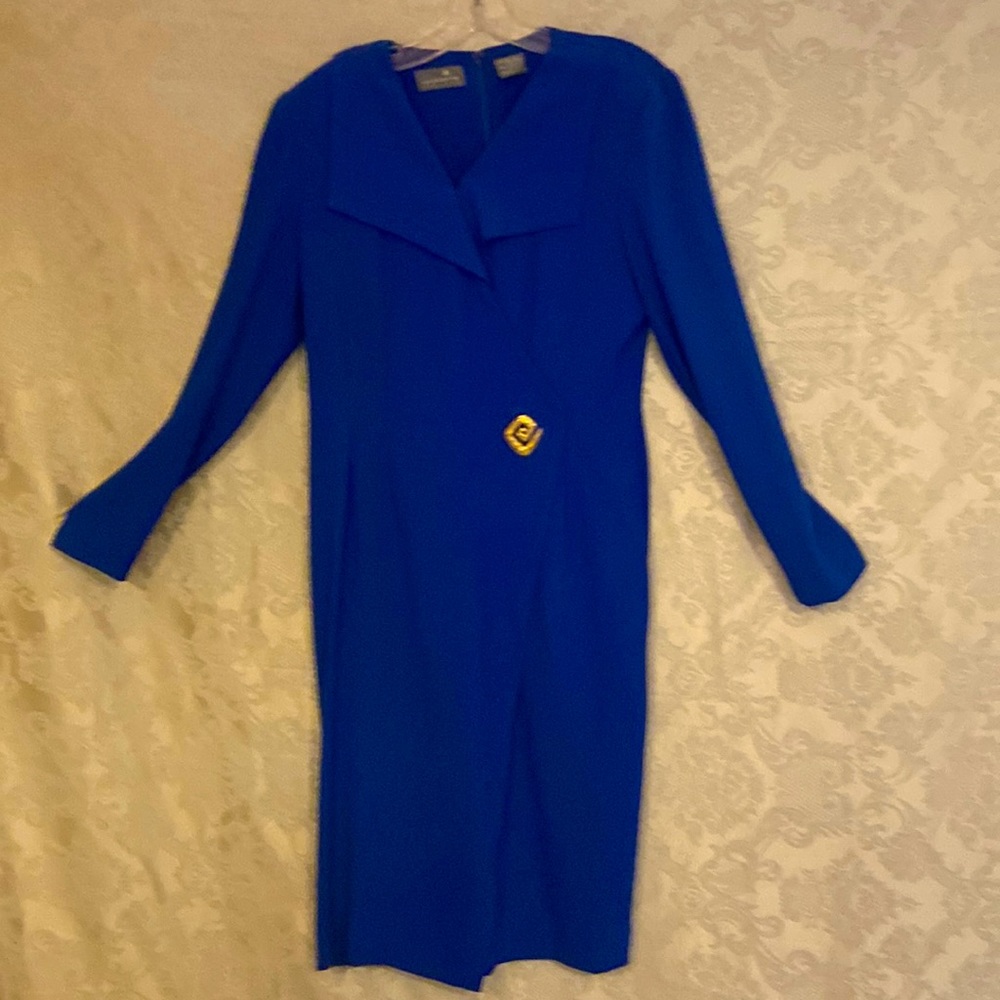 Where is Claiborne originals size 6 blue vintage dress And flawless condition